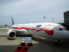 PLL LOT odebrał Boeinga 787-9 Dreamliner  z fabryki w Everett w Stanach Zjednoczonych. Fot. PAP/A. Oksiuta