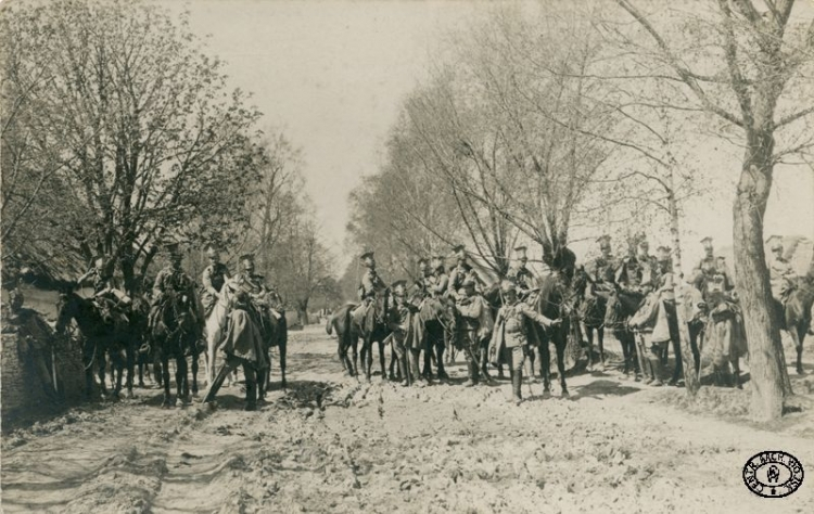 Ułani z 1 Dywizjonu Kawalerii I Brygady Legionów. Rejon walk nad Nidą. Wiosna, 1915 r. Źródło: CAW.jpg
