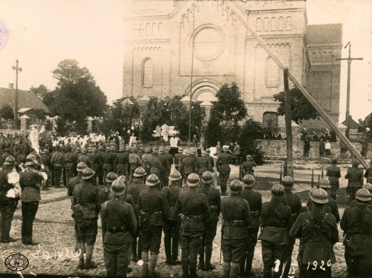 Msza polowa z udziałem żołnierzy 1 Dywizji Piechoty Legionów w Janowie, 03.09.1920 r.
