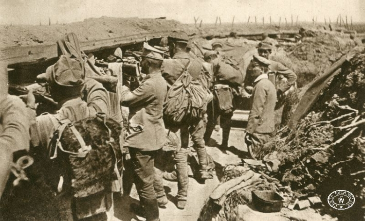 Legioniści z II Brygady Legionów Polskich na pozycjach w okopach. Bukowina. Lato, 1915 r. Źródło: CAW