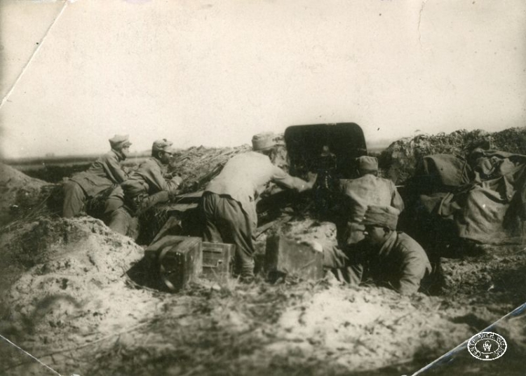 Stanowisko ciężkiego karabinu maszynowego Schwarzlose wz. 1907/12. Pozycje 4 Pułku Piechoty Legionów Polskich w czasie bitwy pod Jastkowem. 1.08.1915 r. Źródło: CAW
