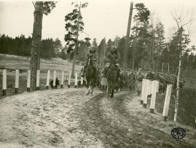 3 batalion 1 Pułku Piechoty Legionów Polskich w marszu. Czerewacha, Wołyń. 14.12.1915 r. Źródło: CAW.jpg