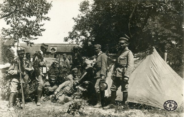 Oddział telefonistów I Brygady Legionów Polskich pod Ożarowem. Sierpień, 1915 r. Źródło: CAW