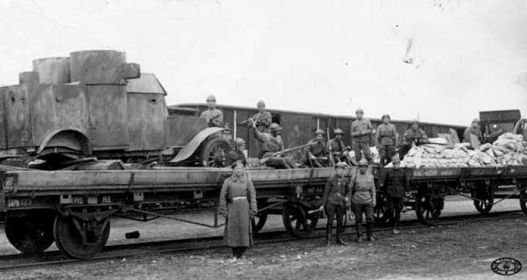 Improwizowany pociąg pancerny I KP – wiosna, 1918 r. Źródło: CAW