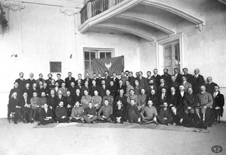 Zjazd Polaków w Nowomikołajewsku na Syberii. 1918 r. Źródło: CAW