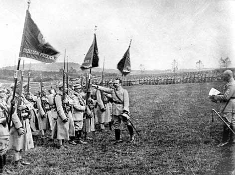 Przysięga gen. Józefa Hallera na sztandar 1 pułku strzelców po nominacji na dowódcę Armii Polskiej we Francji – Nancy, 6 października 1918 r.