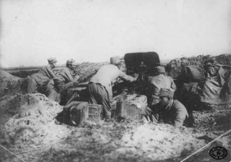 Stanowisko ciężkiego karabinu maszynowego Schwarzlose wz. 1907/12. Pozycje 4 Pułku Piechoty Legionów Polskich w czasie bitwy pod Jastkowem. 1.08.1915 r. Fot. CAW
