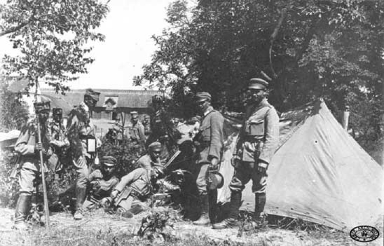 Oddział telefonistów I Brygady Legionów Polskich pod Ożarowem. Sierpień, 1915 r. Fot. CAW