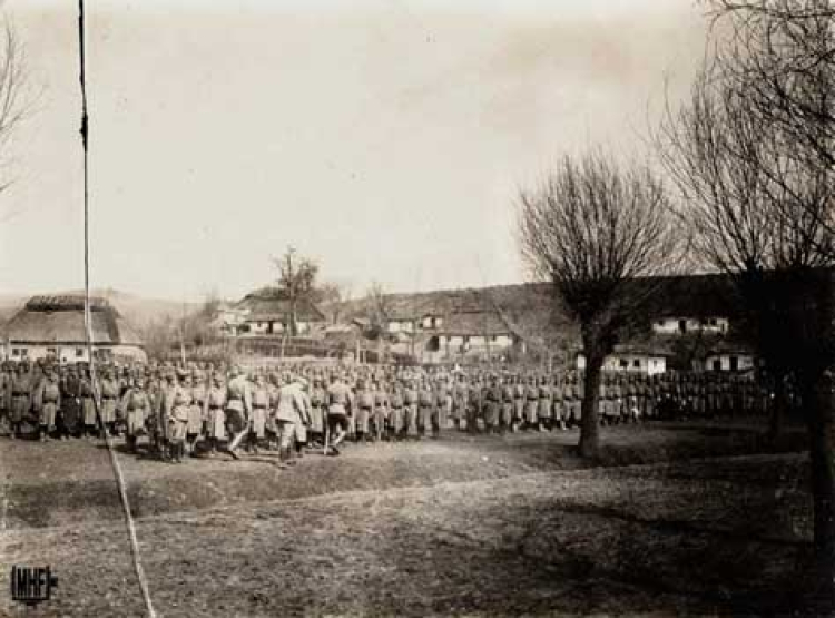 Przegląd oddziałów II Brygady Legionów na froncie besarabsko-bukowińskiej, 1915.