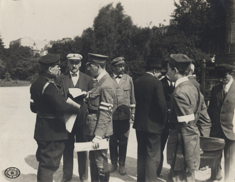 Członkowie Straży Obywatelskiej w Warszawie, 1920. Źródło: CAW