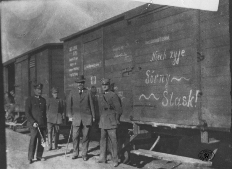 Pociąg z żywnością dla powstańców górnośląskich wysłany przez ludność	Łomży. 1921 r.
