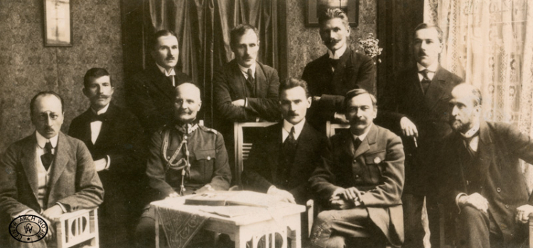 Polska delegacja pokojowa przed wyjazdem na rozmowy pokojowe do Rygi 14.09.1920.