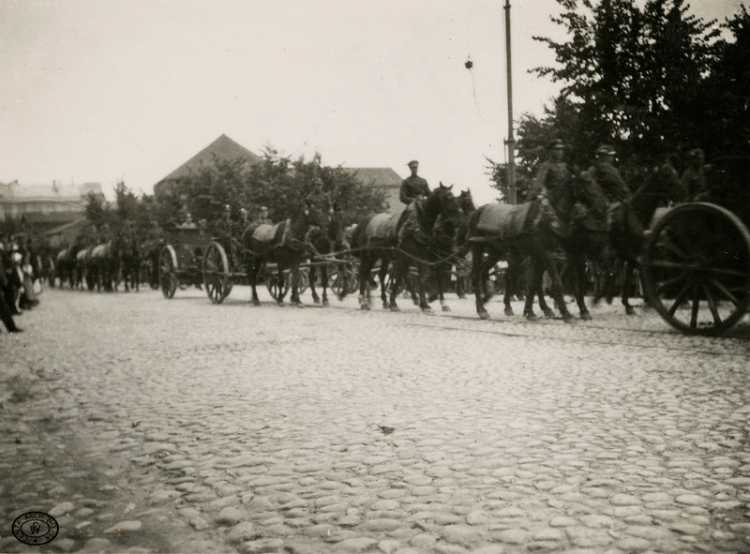Tabor 1 Pułku Piechoty Legionów w czasie marszu na Żytomierz. 04. 1920. Źródło: CAW