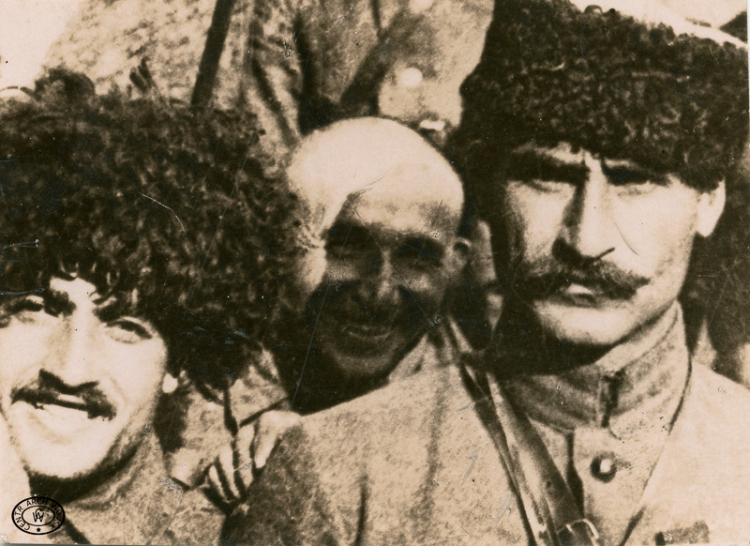 Gruzini, którzy opuścili szeregi Armii Czerwonej i zgłosili się do Wojska Polskiego. 1920. Źródło: CAW