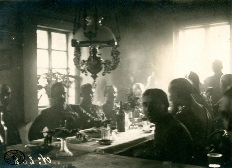 Komendant Józef Piłsudski na obiedzie w 3 Dywizji Piechoty Legionów, 09.1920 r.