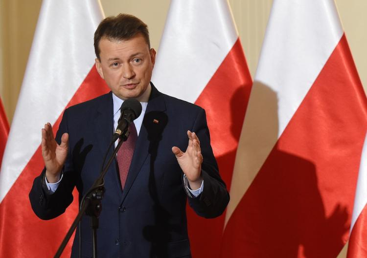 Minister spraw wewnętrznych i administracji Mariusz Błaszczak podczas konferencji prasowej nt. zabezpieczenia obchodów Święta Niepodległości. Fot. PAP/ R. Pietruszka