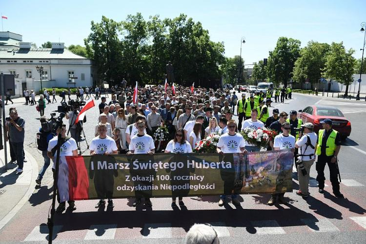 I Marsz św. Huberta w Warszawie. Fot. PAP/R. Pietruszka