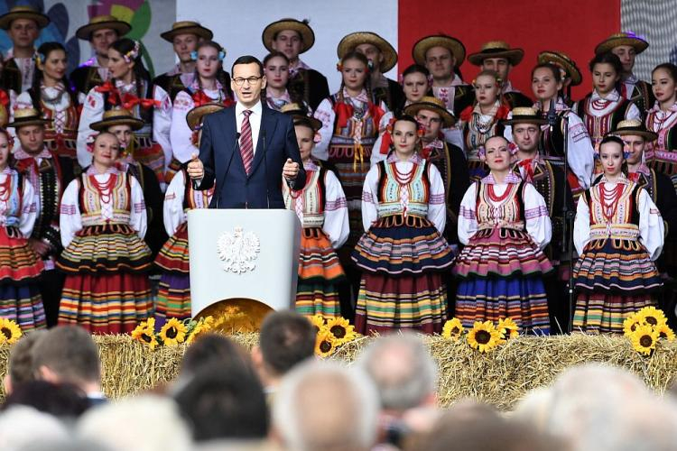 Premier Mateusz Morawiecki podczas I Ogólnopolskiego Święta „Wdzięczni Polskiej Wsi” w Wąwolnicy. Fot. PAP/W. Pacewicz