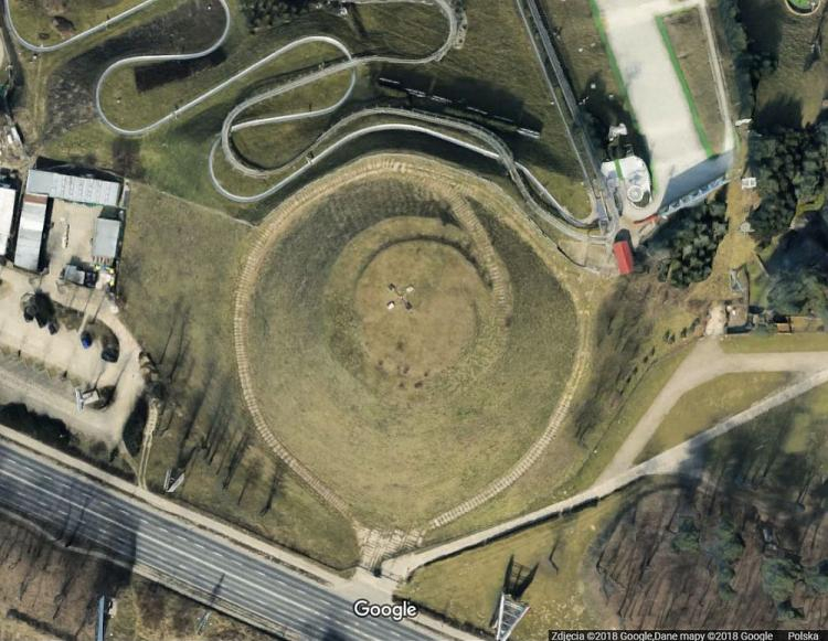 Kopiec Wolności w Poznaniu. Źródło: Google Maps