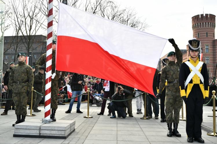 Wrocław, 11.11.2018. Uroczysty Apel Niepodległości na placu Wolności, 11 bm. we Wrocławiu. Polska obchodzi 100-lecie odzyskania niepodległości. Fot. PAP/M. Kulczyński