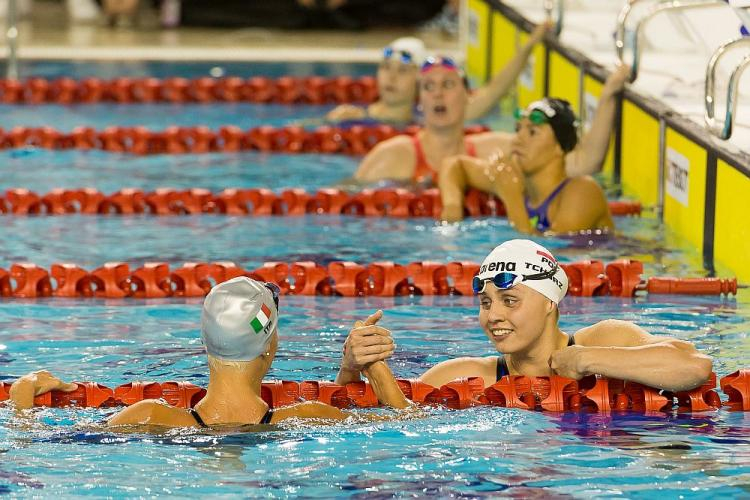 Alicja Tchórz (P) podczas zawodów w sportowym ratownictwie wodnym rozgrywanych w trakcie Światowych Igrzysk Sportów Nieolimpijskich - The World Games we Wrocławiu. 2017 r. Fot. PAP/J. Karwowski