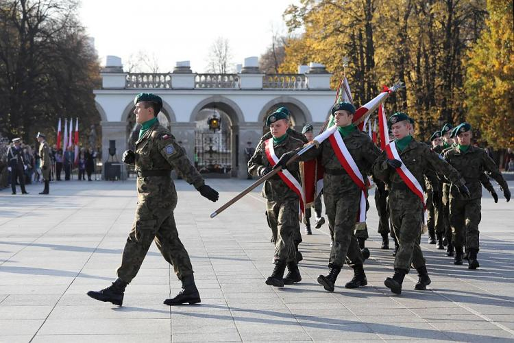Uroczystości państwowe związane z 93. rocznicą utworzenia Grobu Nieznanego Żołnierza. Fot. PAP/T. Gzell Uroczystości państwowe związane z 93. rocznicą utworzenia Grobu Nieznanego Żołnierza. Fot. PAP/T. Gzell