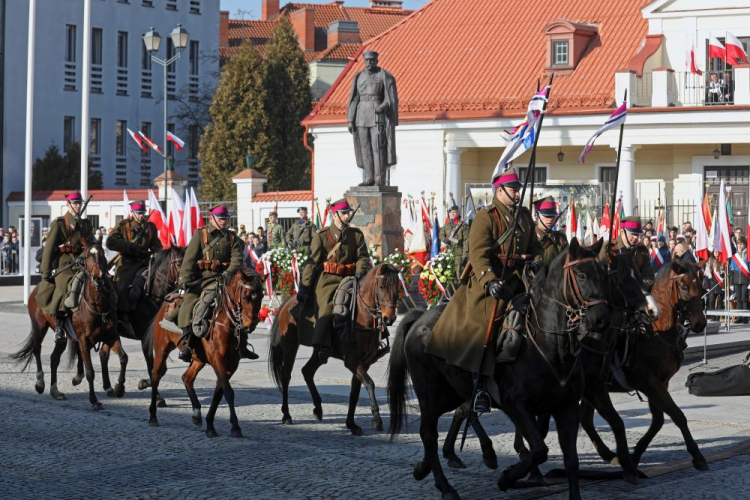 Obchody 100. rocznicy odzyskania niepodległości przez Białystok na Rynku Kościuszki. Fot. PAP/A. Reszko Obchody 100. rocznicy odzyskania niepodległości przez Białystok na Rynku Kościuszki. Fot. PAP/A. Reszko