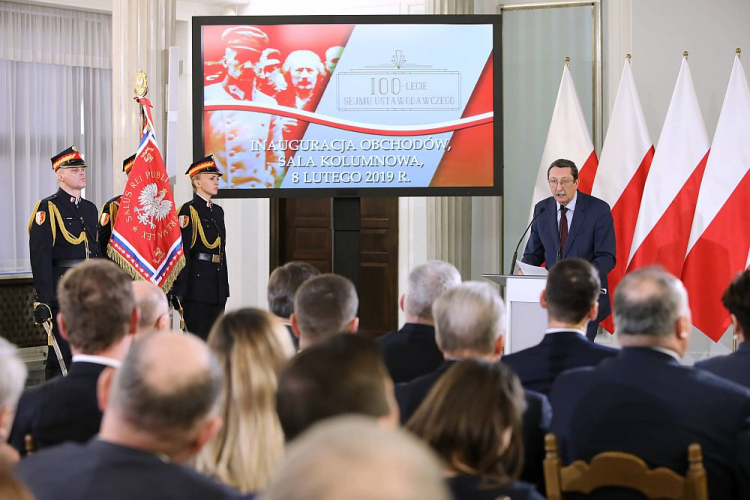 Prof. Jan Żaryn podczas uroczystego otwarcia konferencji naukowej "Fundamenty Niepodległej. Sejm Ustawodawczy (1919-1922)" w Sejmie. Fot. PAP/L. Szymański Prof. Jan Żaryn podczas uroczystego otwarcia konferencji naukowej "Fundamenty Niepodległej. Sejm Ustawodawczy (1919-1922)" w Sejmie. Fot. PAP/L. Szymański
