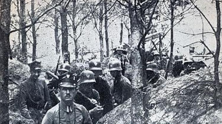 Powstańcy wielkopolscy w okopach, styczeń 1919. Fot. Wikimedia Commons