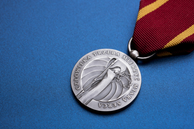 Rewers medalu Virtus et Fraternitas. Źródło: Instytut Pileckiego