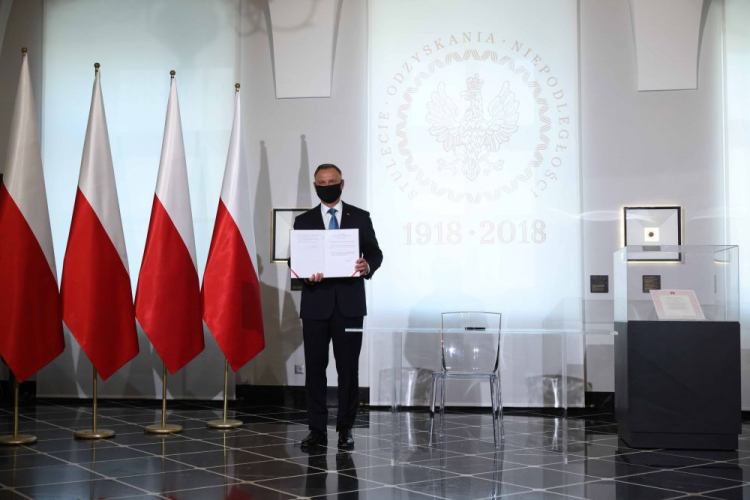 Prezydent Andrzej Duda podpisał ustawę o odbudowie Pałacu Saskiego. Fot. PAP/L. Szymański