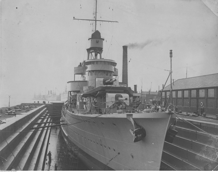 11 1937 r. Niszczyciel ORP „Błyskawica” w doku wykończeniowym w Southampton. Źródło: NAC 11 1937 r. Niszczyciel ORP „Błyskawica” w doku wykończeniowym w Southampton. Źródło: NAC