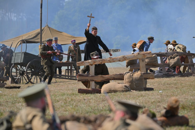 Rekonstrukcja bitwy pod Ossowem. 15.08.2024. Fot. PAP/P. Piątkowski