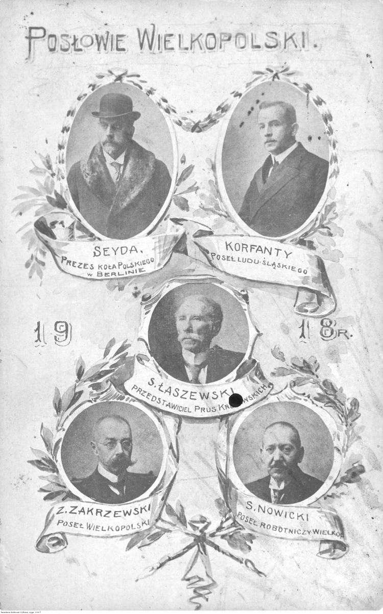 Grupa polskich posłów do parlamentu w Berlinie. Widoczni: Władysław Seyda, Wojciech Korfanty, Stefan Łaszewski, Zygmunt Zakrzewski, Stanisław Nowicki. Tableau z 1918 r. Źródło: Narodowe Archiwum Cyfrowe.