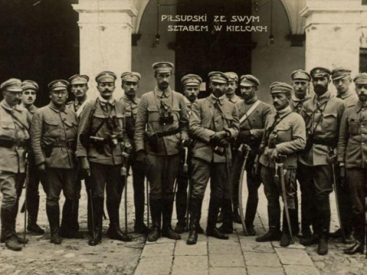 Sztab Strzelecki po zajęciu Kielc w sierpniu 1914 roku. Źródło: BN Polona