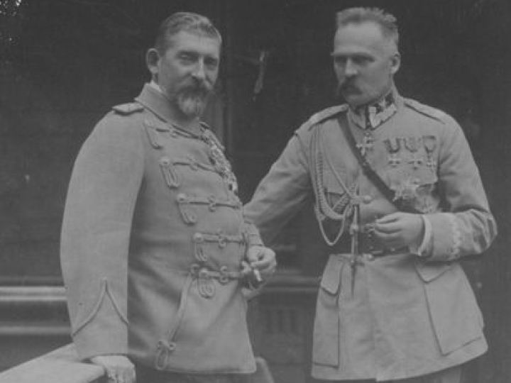 Naczelnik Państwa Józef Piłsudski w rozmowie z królem Rumunii Ferdynandem I. 09.1922. Źródło: NAC