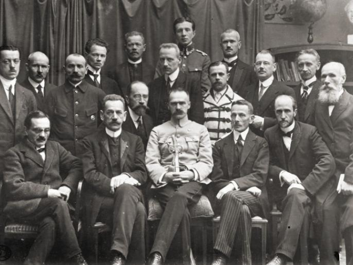 Rząd Jędrzeja Moraczewskiego w 1918 roku. Źródło: Wikimedia Commons