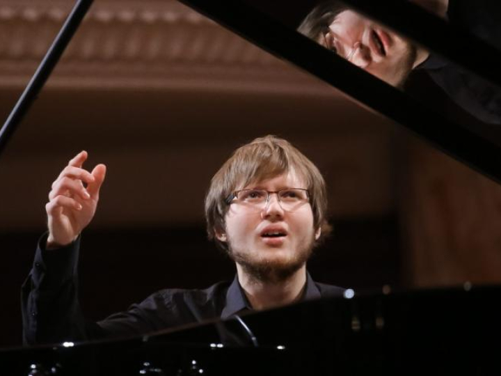 Pianista Krzysztof Książek, 2015 r. Fot. PAP/P. Supernak