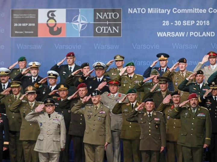 Uroczystość powitalna, otwierająca konferencję Komitetu Wojskowego NATO na Zamku Królewskim w Warszawie. Fot. PAP/J. Turczyk