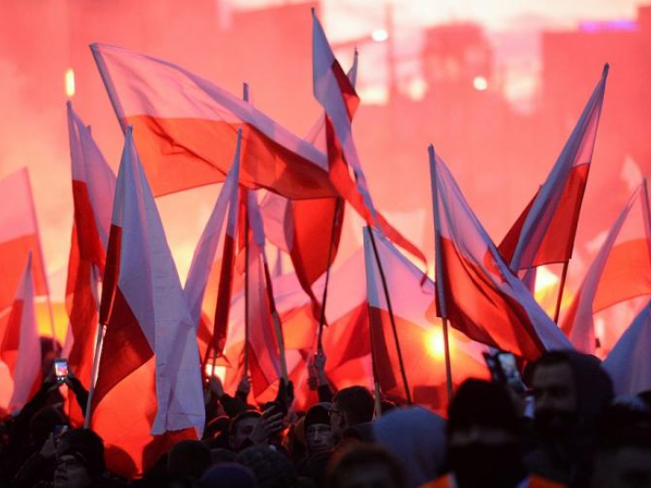 Uczestnicy Marszu Niepodległości 2017 w Warszawie. Fot. PAP/J. Turczyk