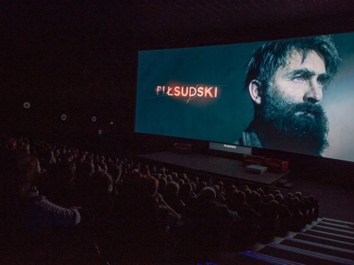 Pokaz filmu „Piłsudski” w reż. Michała Rosy, który odbył się w ramach Festiwalu Filmu Polskiego w Wilnie. 11.10.2019. Fot. PAP/V. Doveiko
