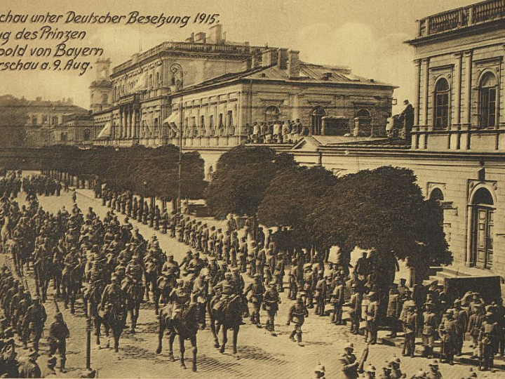 Wojska niemieckie w Warszawie. 09.08.1915. Źródło: CBN Polona