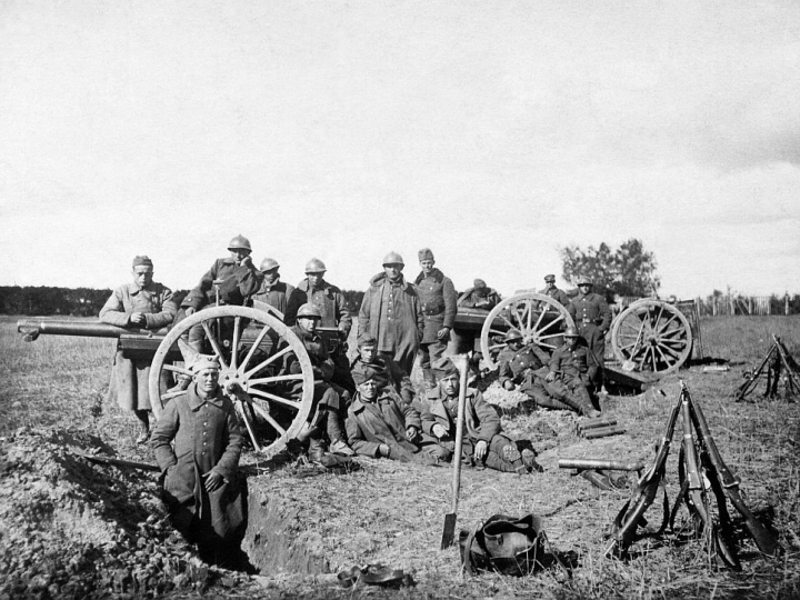 Okolice Stołpców (Nowogródczyzna), październik 1920 r. Odpoczynek po bitwie niemeńskiej. Źródło: Centralne Archiwum Wojskowe WBH