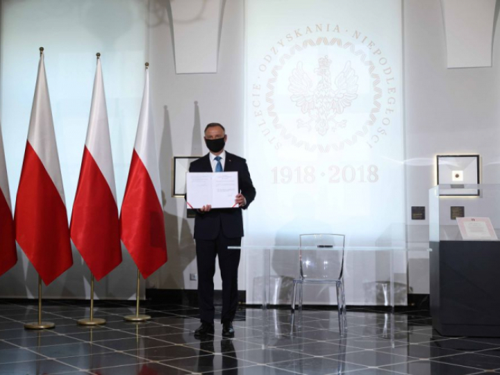 Prezydent Andrzej Duda podpisał ustawę o odbudowie Pałacu Saskiego. Fot. PAP/L. Szymański