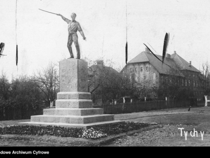 Pomnik Powstańca Śląskiego w Tychach. 1930 r. Fot. NAC