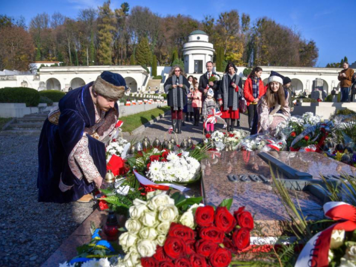 Obchody Narodowego Święta Niepodległości na Cmentarzu Orląt Lwowskich. Lwów, 11.11.2022. Fot. PAP/V. Hrabar